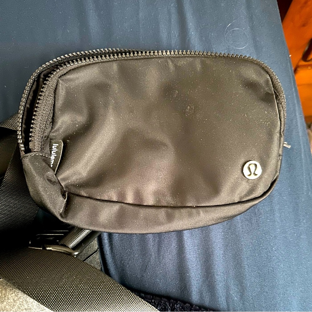 lululemon belt bag